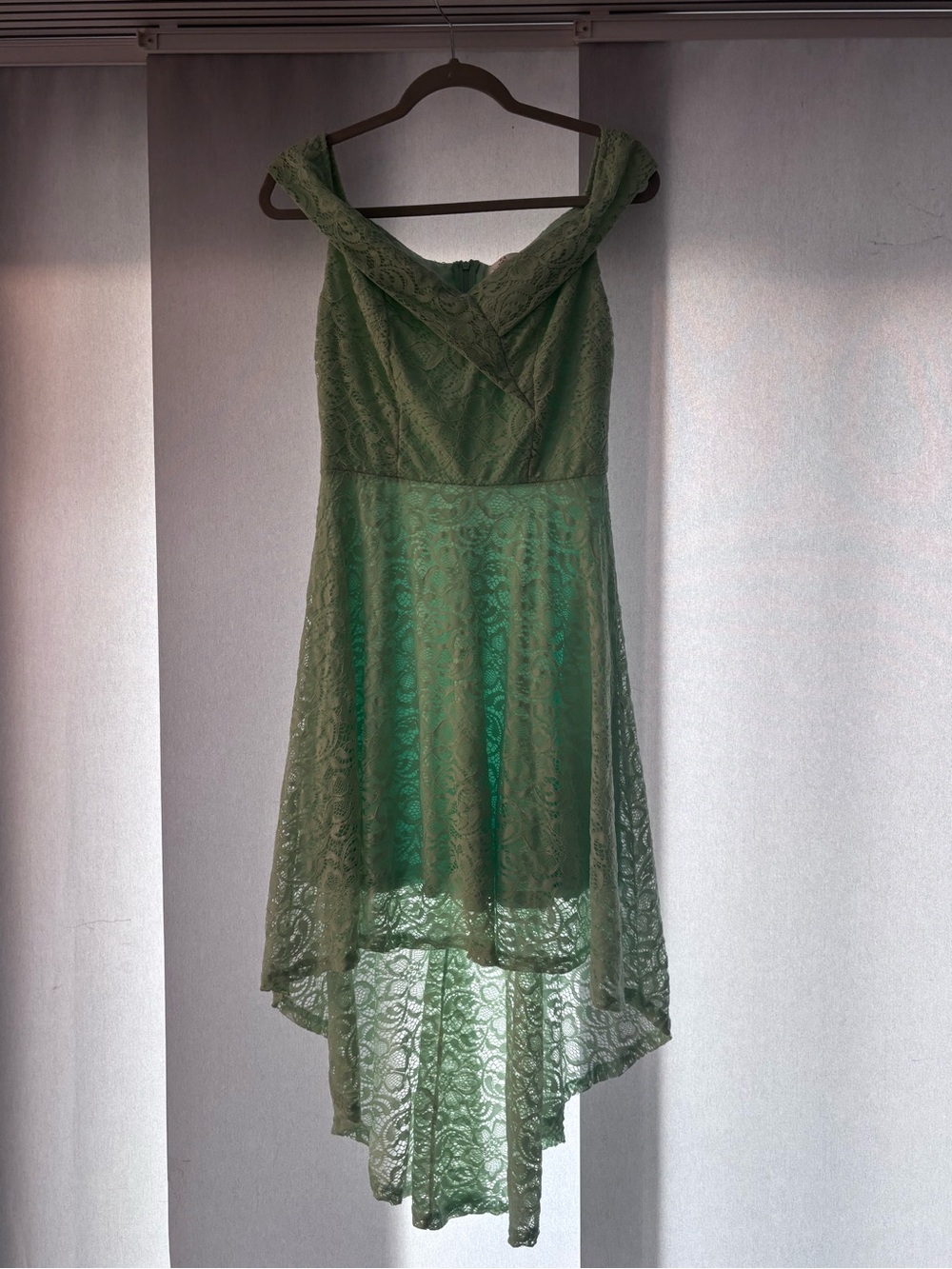 Off-Shoulder Green Lace Asymmetrical Dress